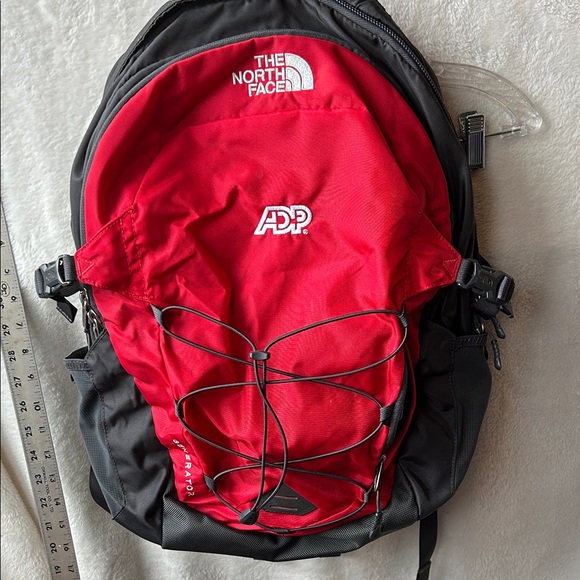 atom backpack patagonia Tote Pack 20L – Worn Wear® and it is the Color:Moondust Which one is your BKSVBRY